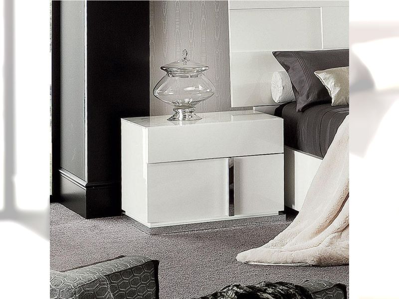 Canova Nightstand
