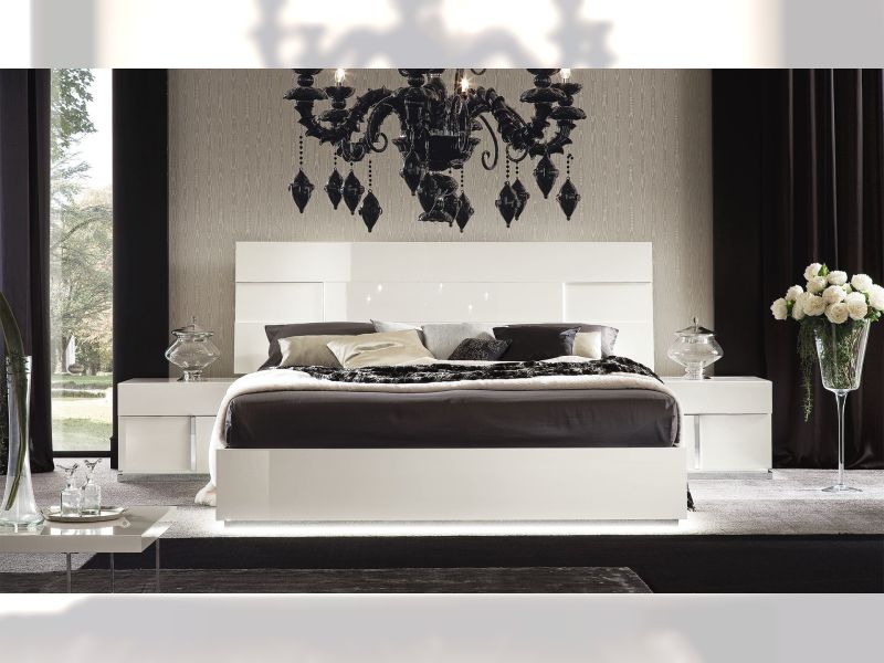 Canova Bed
