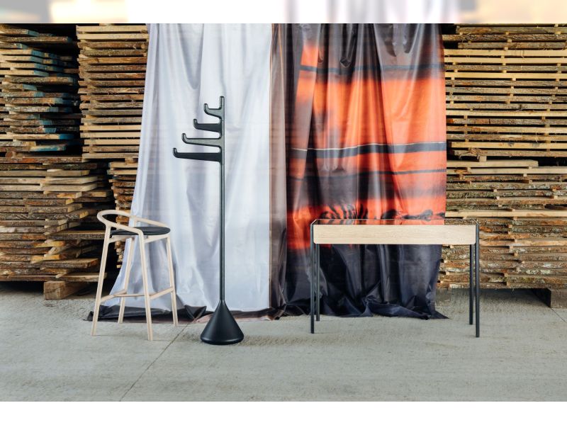 Diorama Vanity Table