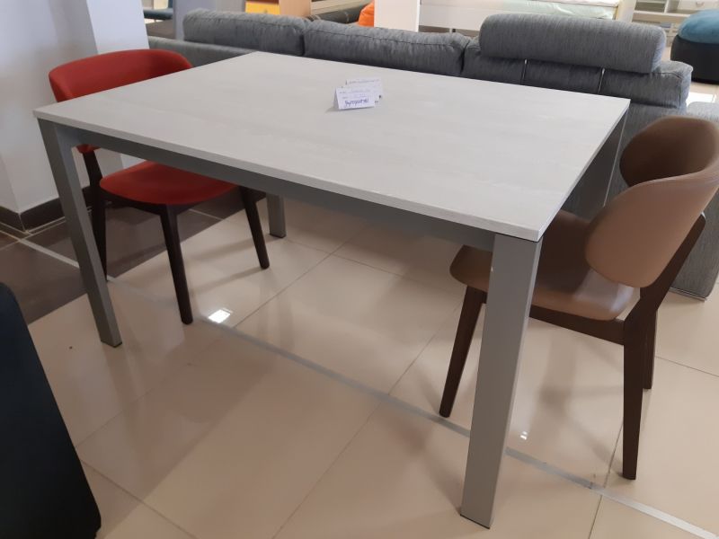 Adapte Table