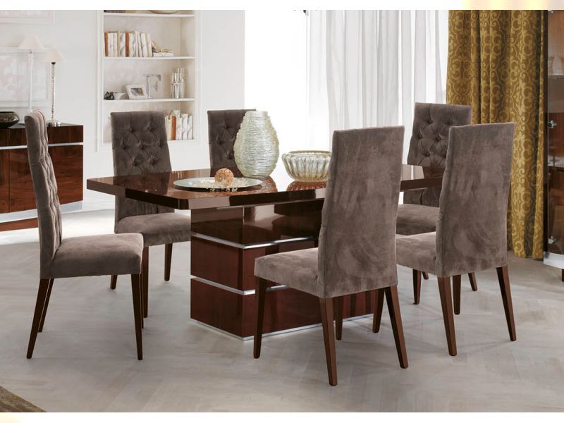 Daphne Chair