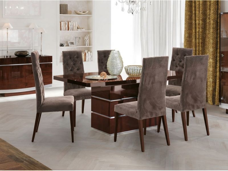 Daphne Chair
