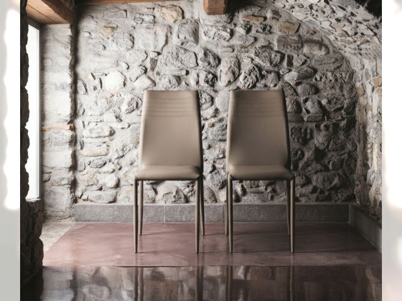 Taffy Chair (x)