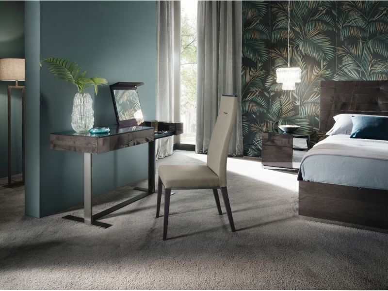 Heritage Vanity Table