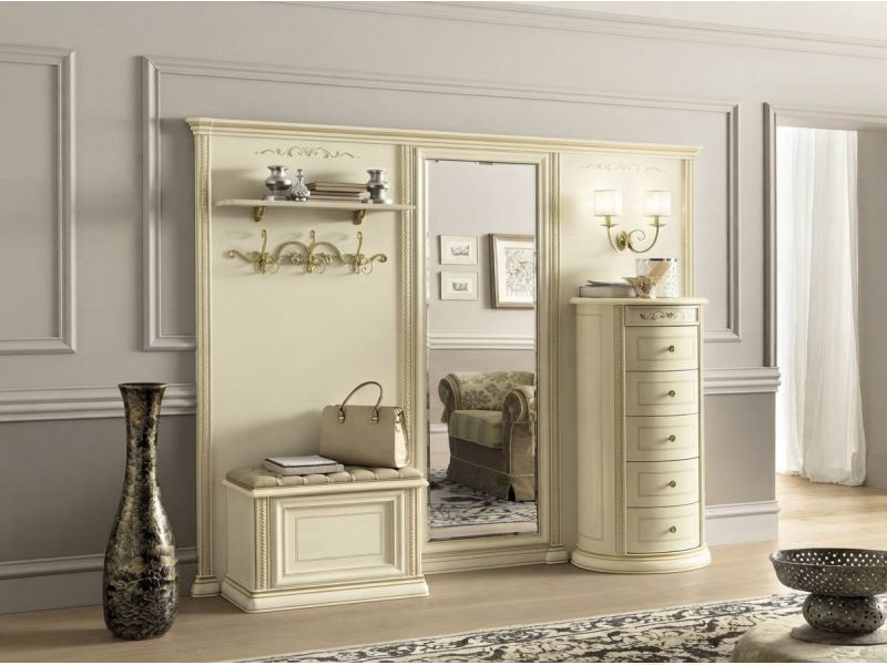 Siena Chest