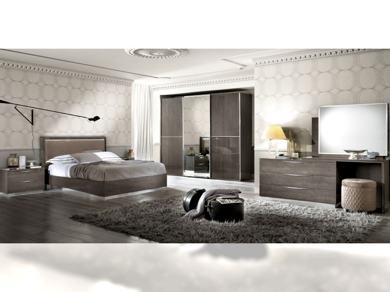 Platinum Vanity Table