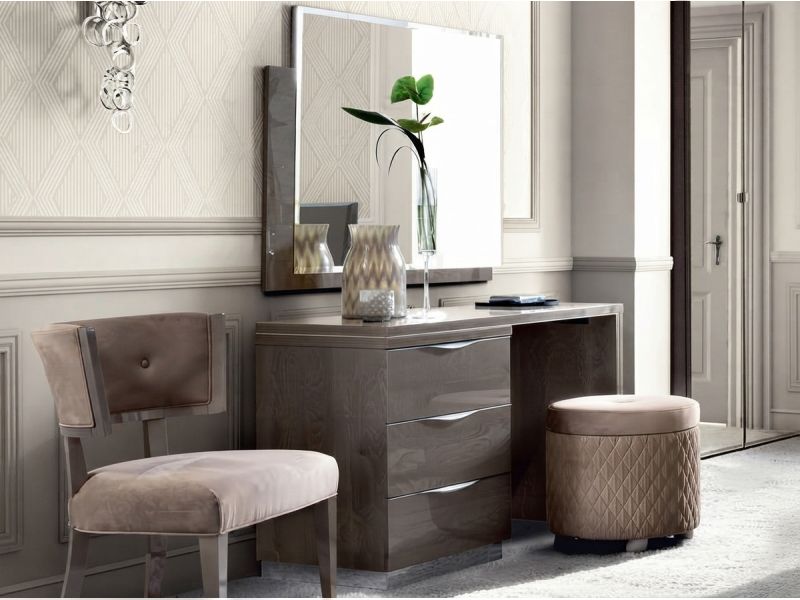 Platinum Vanity Table