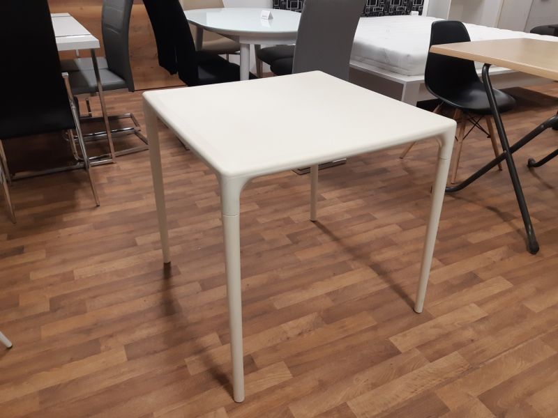 Mango Table