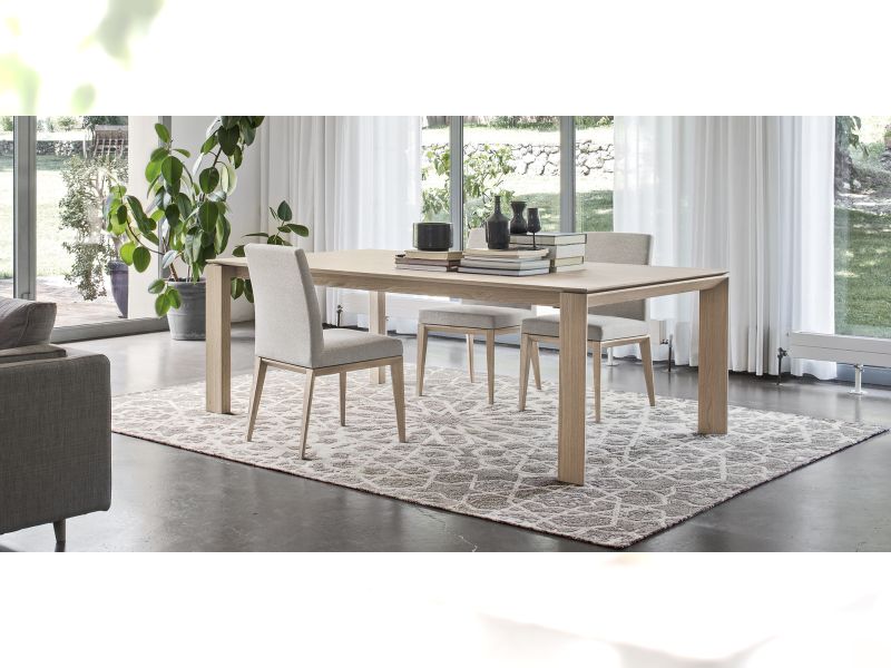 Omnia 220 Table