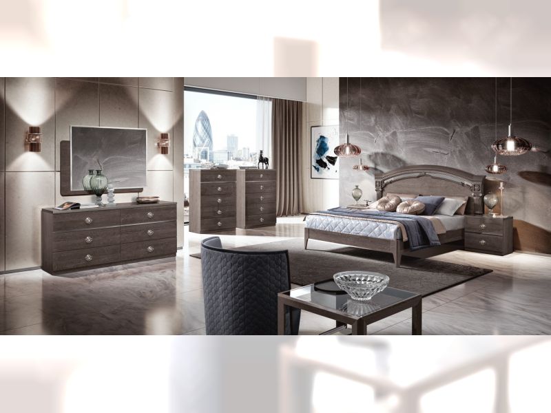 Nabucco Dresser