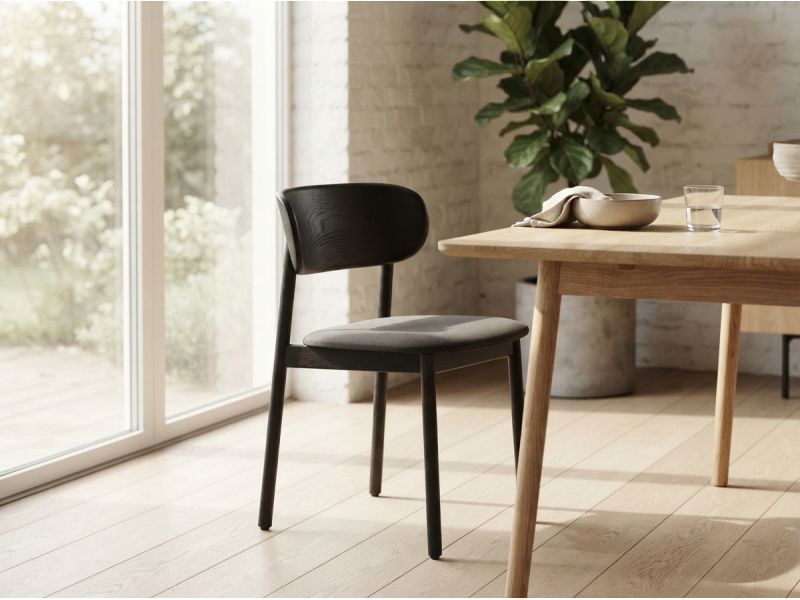 Janu Chair