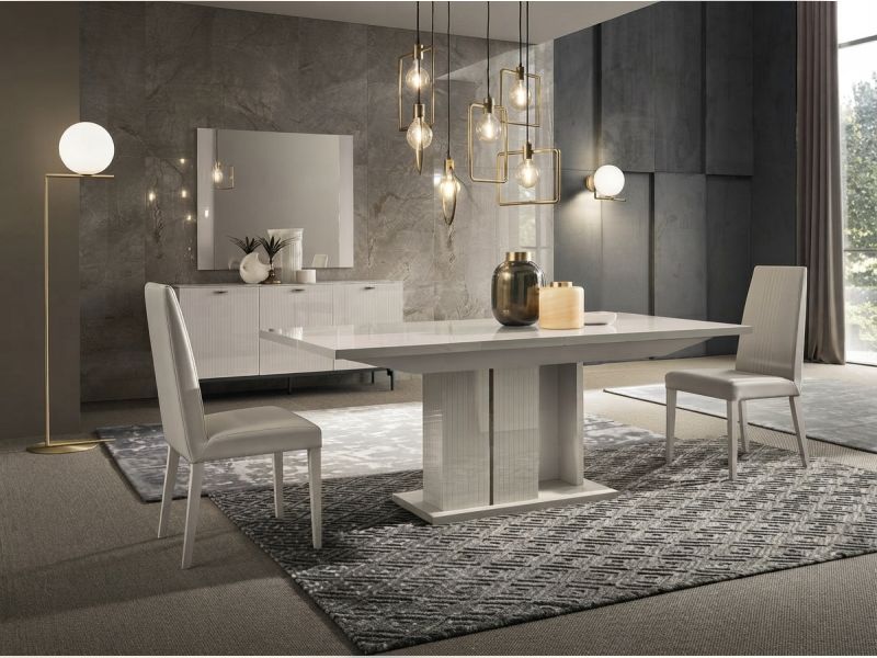 Claire Table