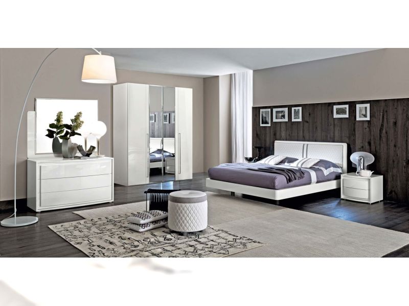 Dama Bianca Wardrobe