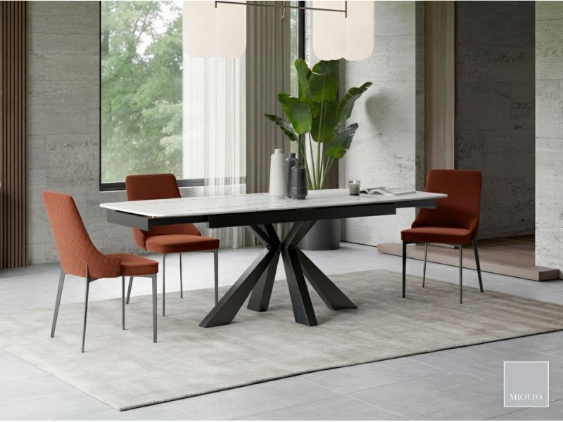 Moena Table