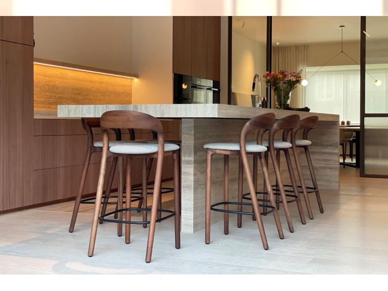 Neva Light Bar Chair