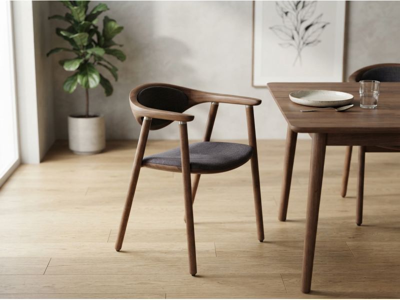 Naru Chair