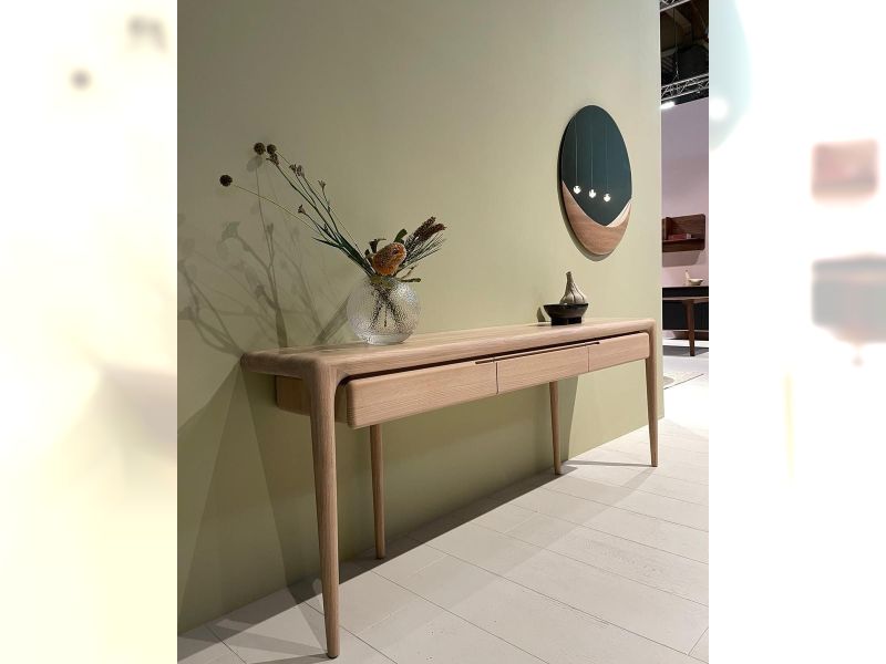 Latus Console Table
