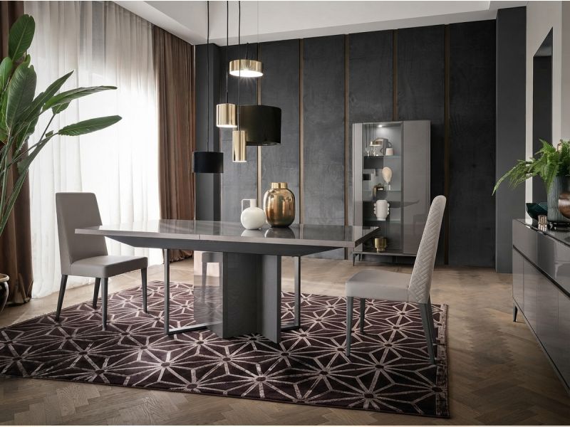 Graphite Table