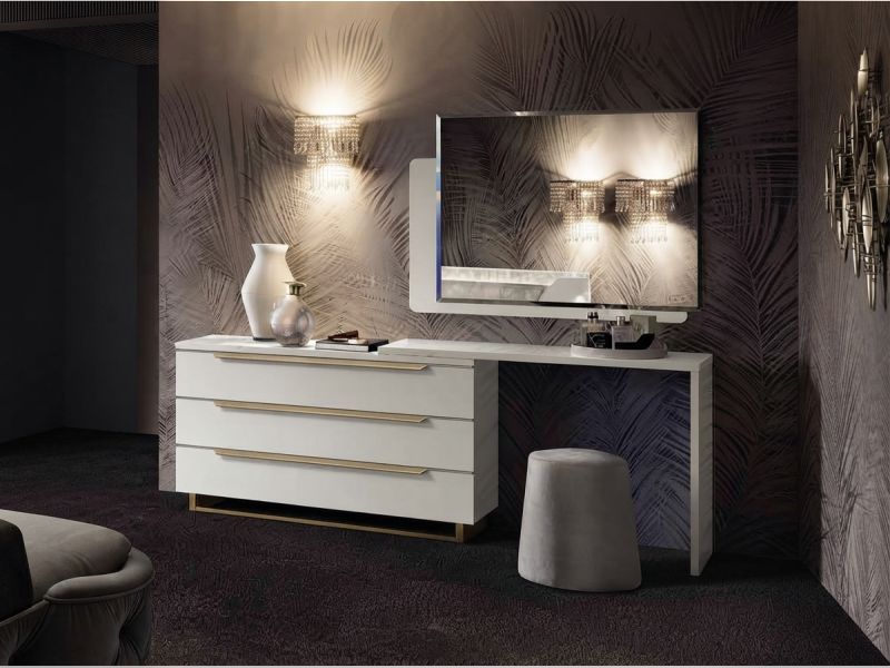 Smart Vanity Table