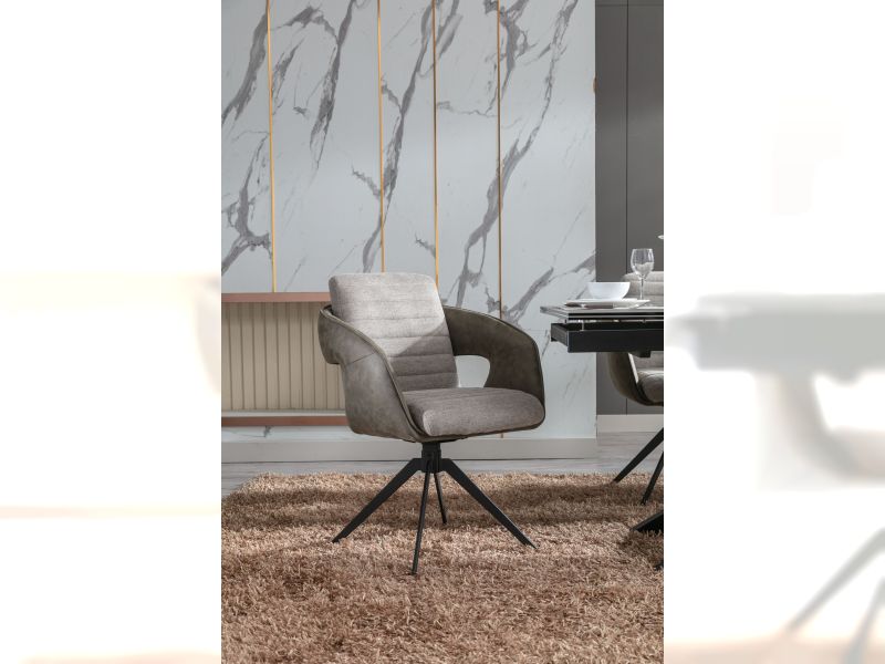 Tomian Chair