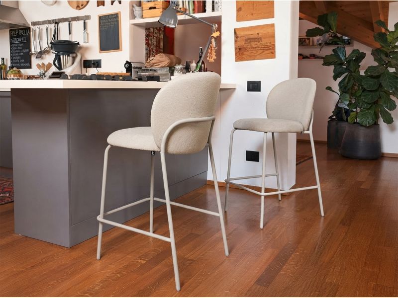 Cozy Mid Bar Chair