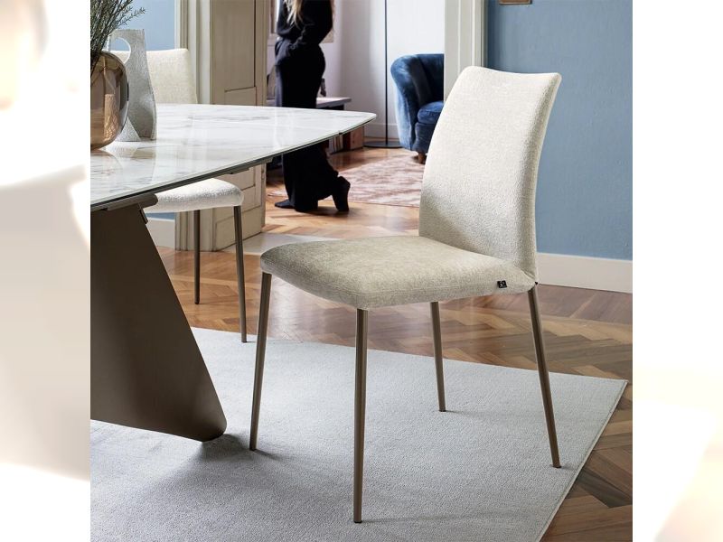 Atlas Chair