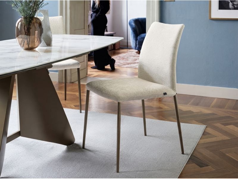 Atlas Chair