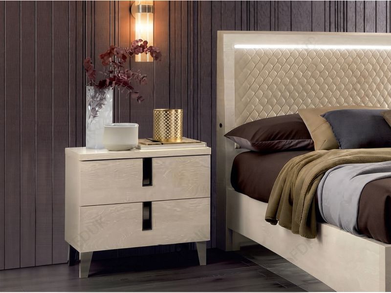 Ambra Nightstand