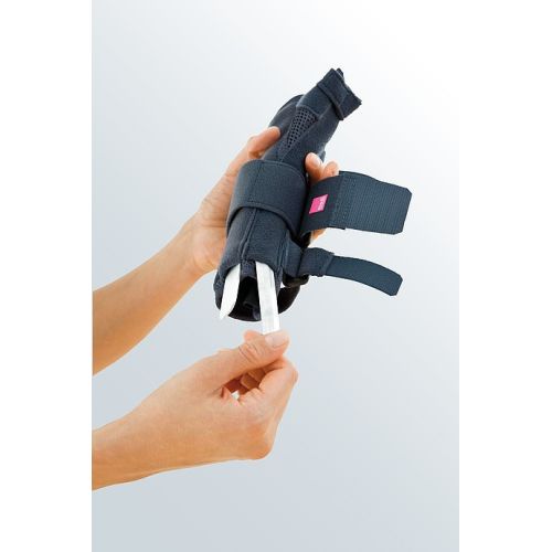 Ортоза за имобилизација на рачен зглоб со палец МанумедТ