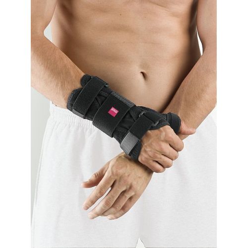 Ортоза за имобилизација на рачен зглоб со палец МанумедТ