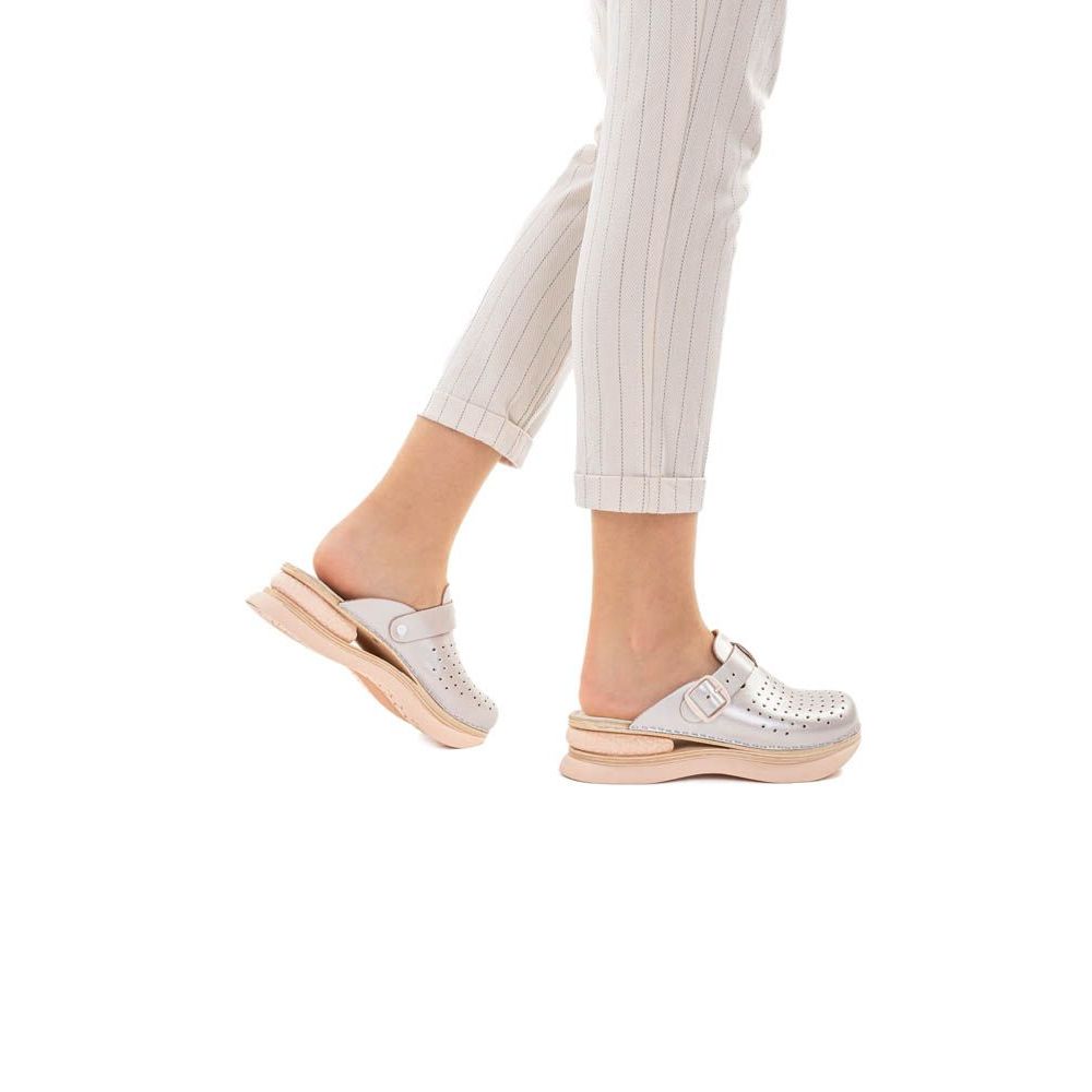 Кломпa со перниче од мемори пена