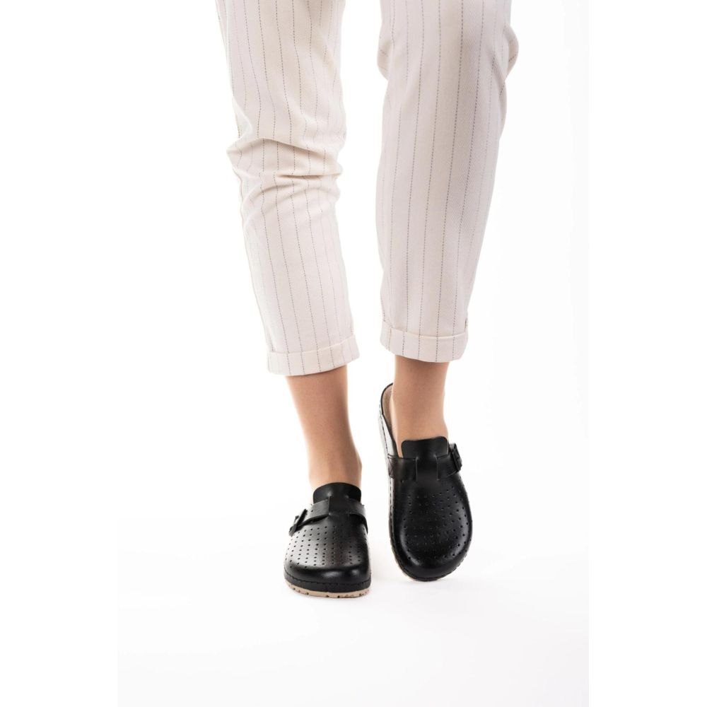 Free step кожни кломпи