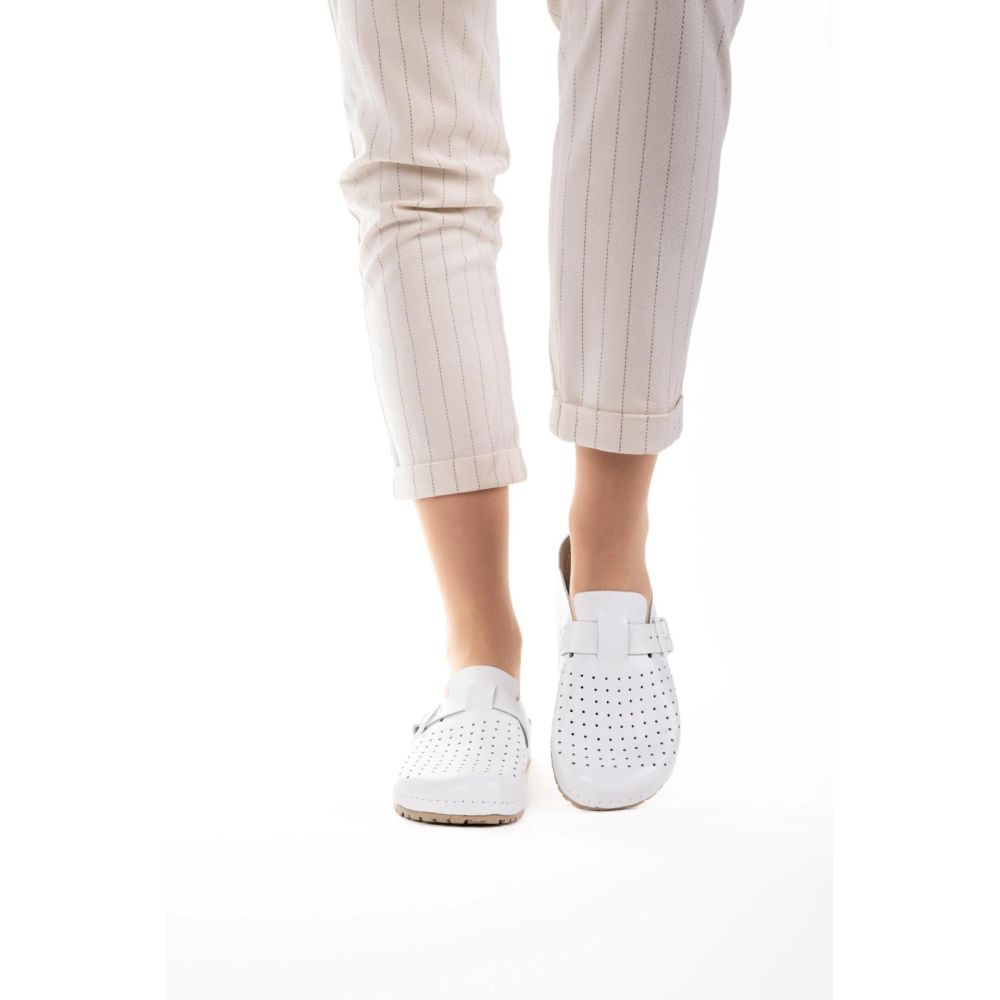 Free step кожни кломпи