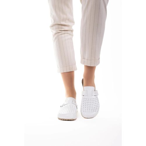 Free step кожни кломпи