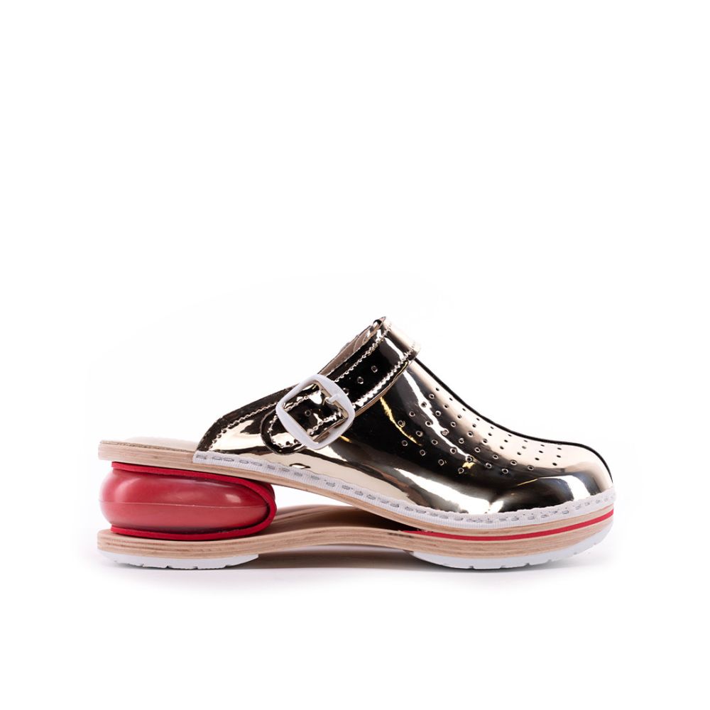 Кломпa со перниче од мемори пена