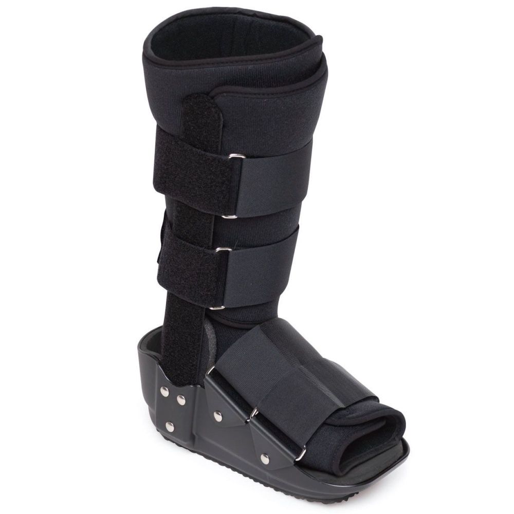 Подколен апарат со скочен зглоб и метална сандала