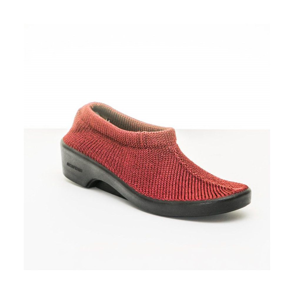 Këpucë të dizajnuara ortopedike me shtresë për shputa të inkorporuar anatomike