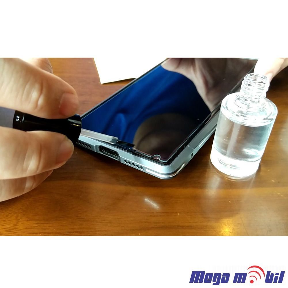 Tecnost za otstranuvanje beli kraevi od tempered glass