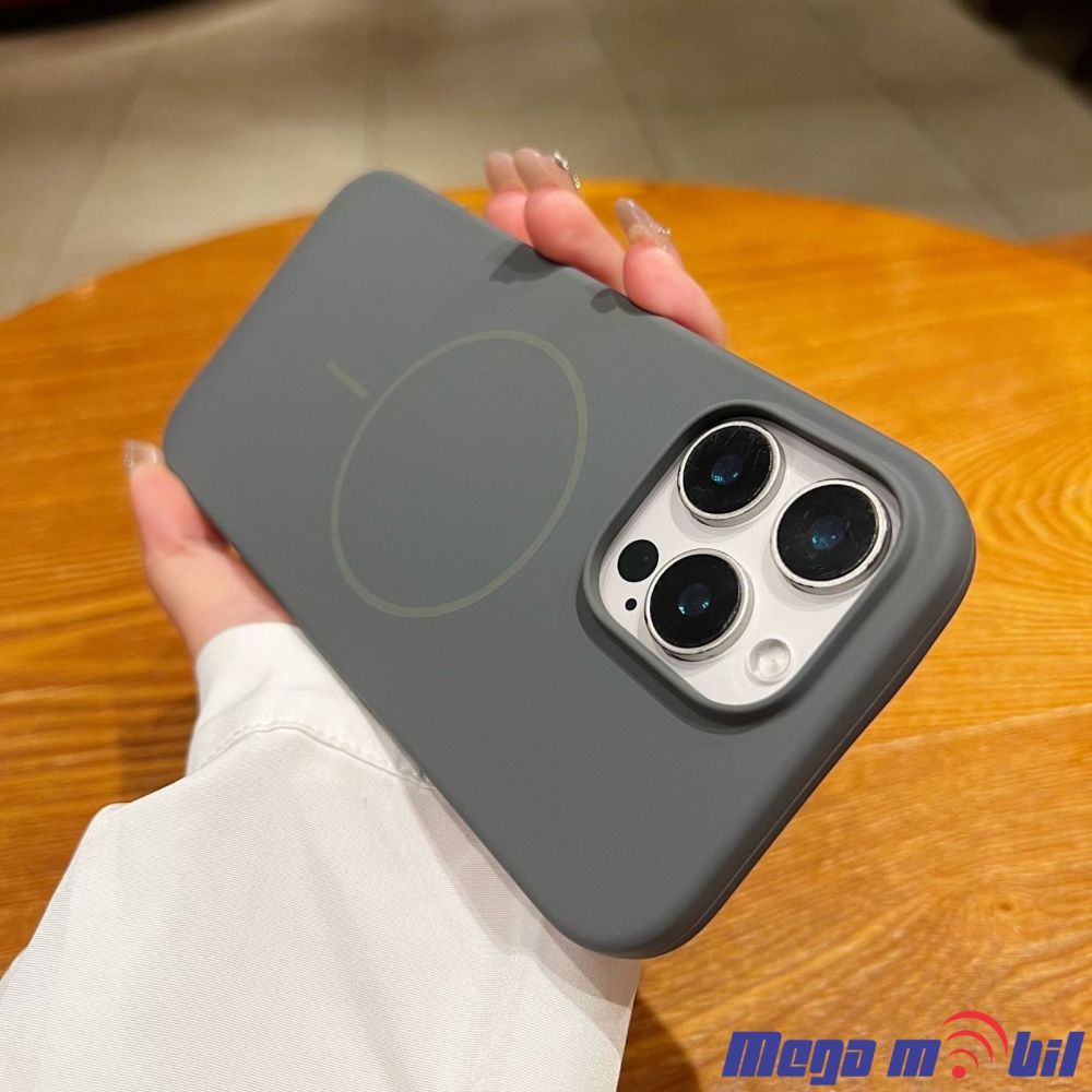 Futrola iPhone 15 Liquid Silicon carbon grey