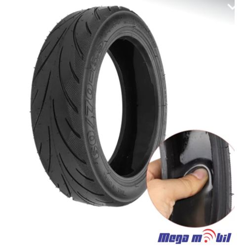 Tubeless guma 8.5" za trotinet so tubeless ventil - vnatresno oblozena so lepak.