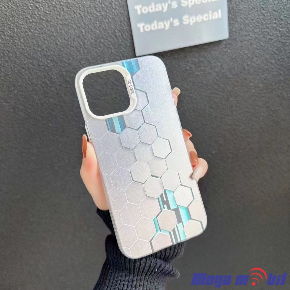 Futrola iPhone 13 Pro Honeycomb silver.